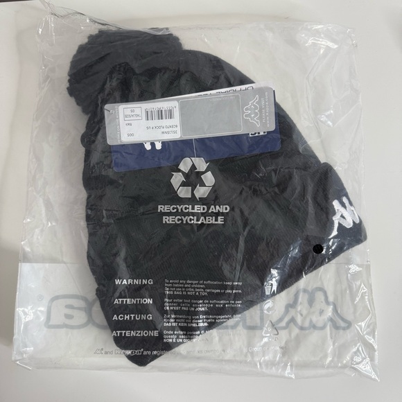 Kappa - US Black Pom Pom Beanie - One Size - NWT - Picture 3 of 6